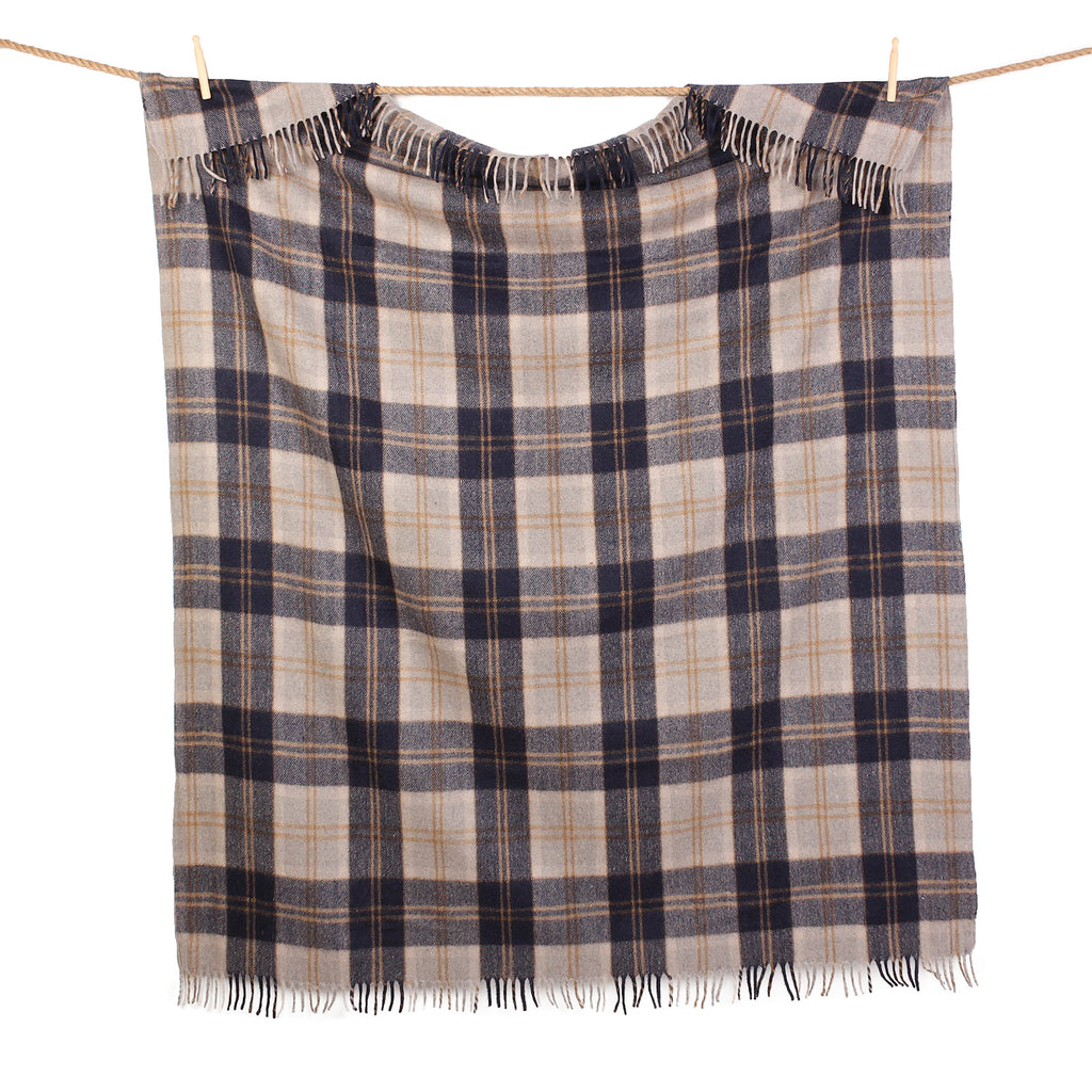 Highland Wool Blend Tartan Blanket / Throw Extra Warm Bannockbane Silver
